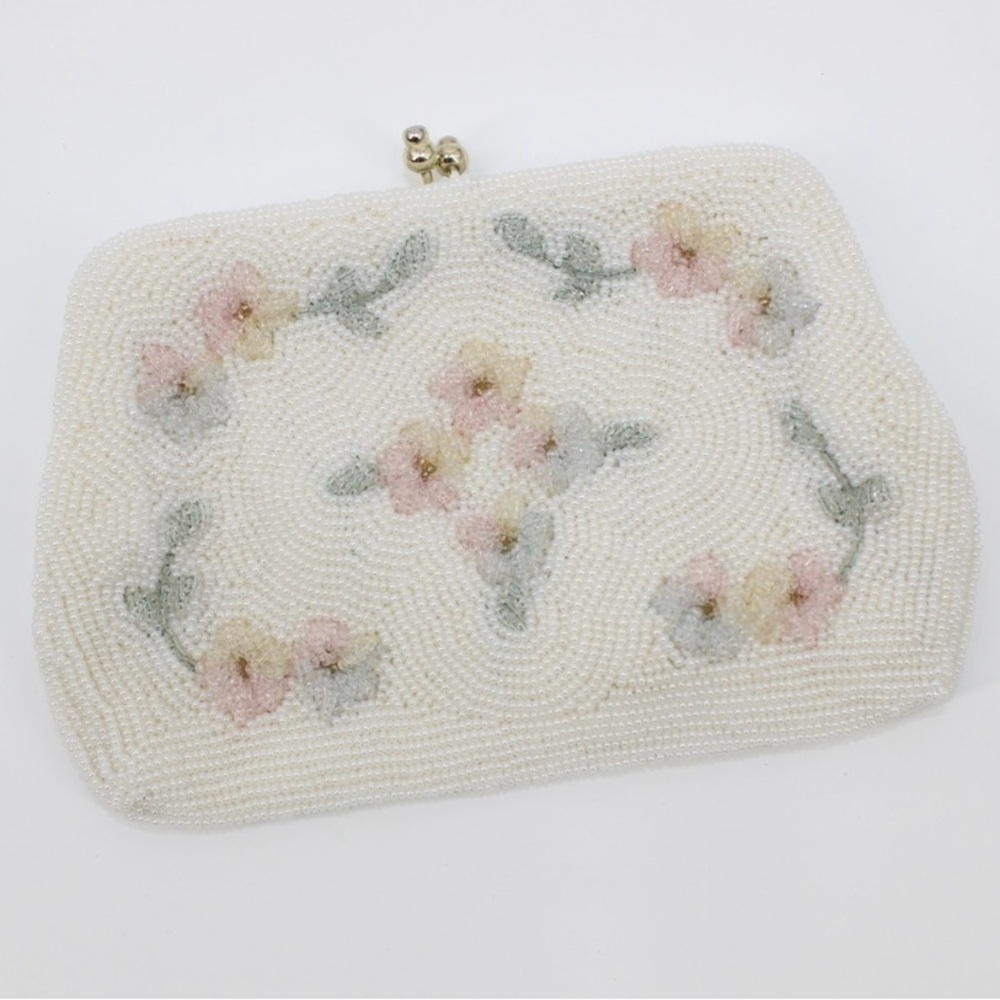 Vintage Beaded Small Clutch Change Purse Flowers One of Kind Vintage Kiss Clasp